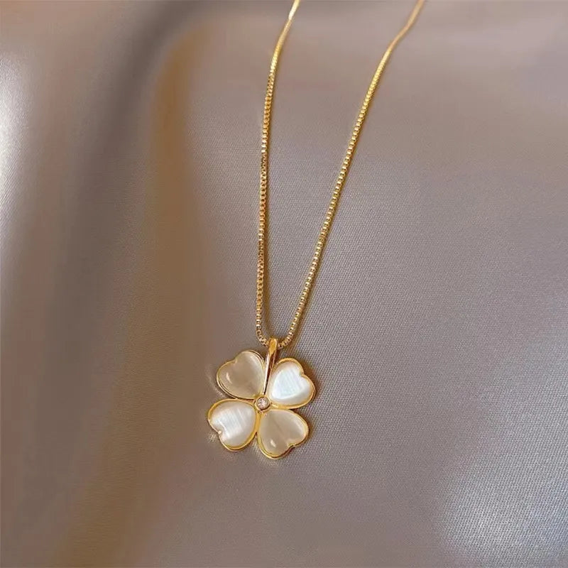 Colar Flor Perolada 18K